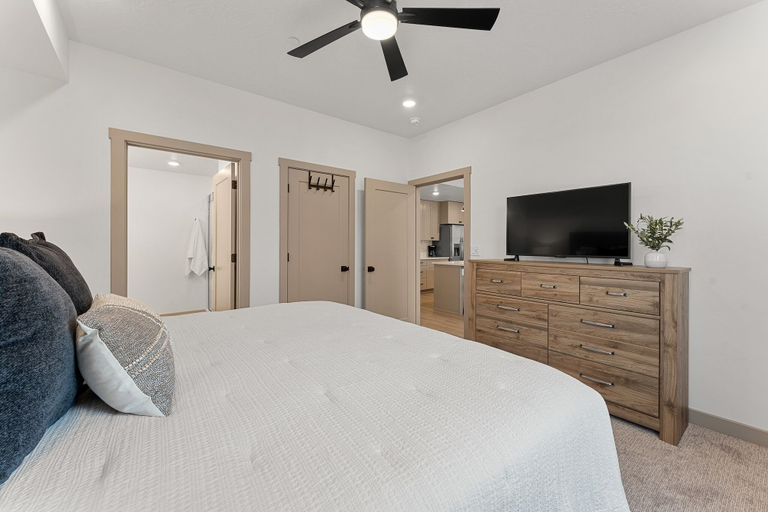 Room 4, Copper House 2 Bedroom Condo, Washington