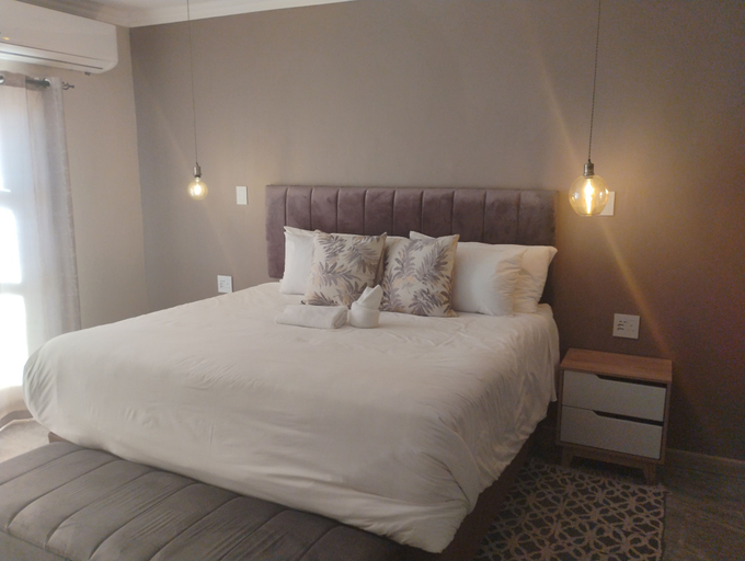 Room 3, Petalite villa, Ngamiland East