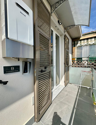 Others 3, Legni di mare residence, Genova