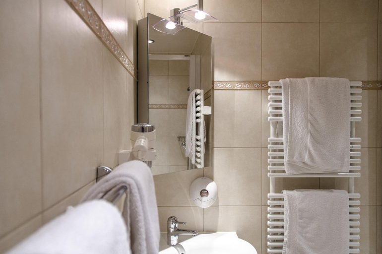 Bathroom 4, Auberge de Dully, Nyon