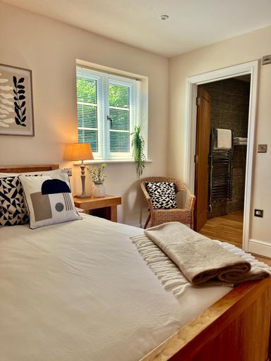 Bedroom 5, The Dove Inn, Wiltshire