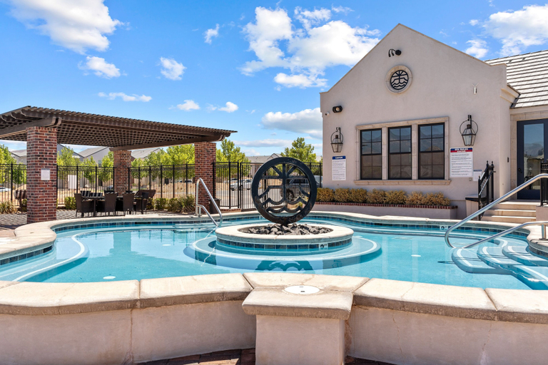 Pool 3, The Ella 3 Bedroom Home, Washington