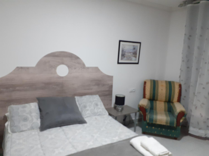 4, Hostal RIANO TANIS, León