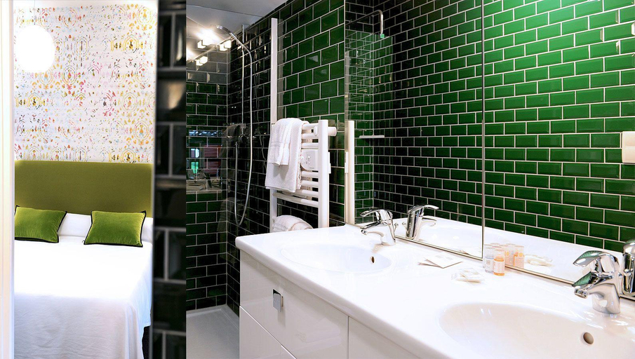 Bathroom 3, Hotel Argia, Pyrénées-Atlantiques