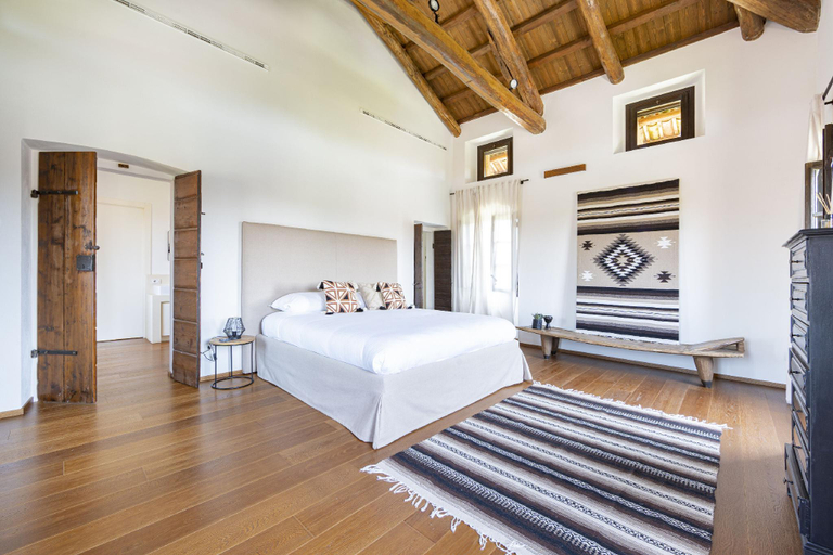 Bedroom 3, Les Arcs, Novara