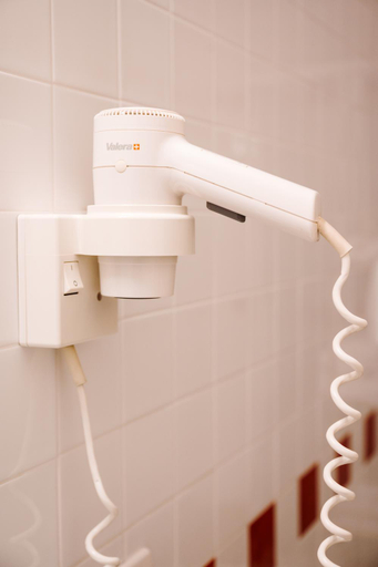 Bathroom 4, Hotel Roma, Padua