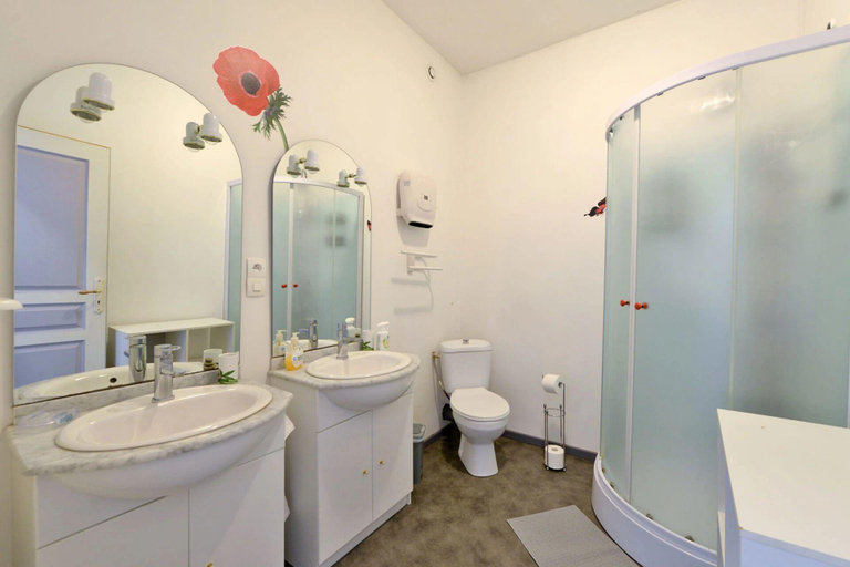 Bathroom, COMME A LA MAISON, Aude
