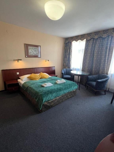 Bedroom 3, Hotel Tumski & Barka Tumska, Środa Śląska