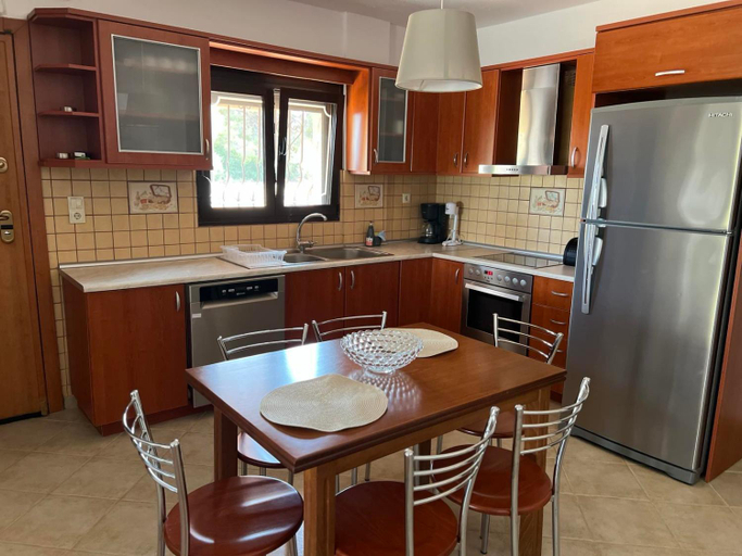 Others 4, Villa-Alpha, Central Macedonia