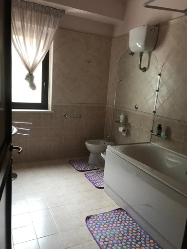 Bathroom 2, Casa Di Marzio, L'Aquila