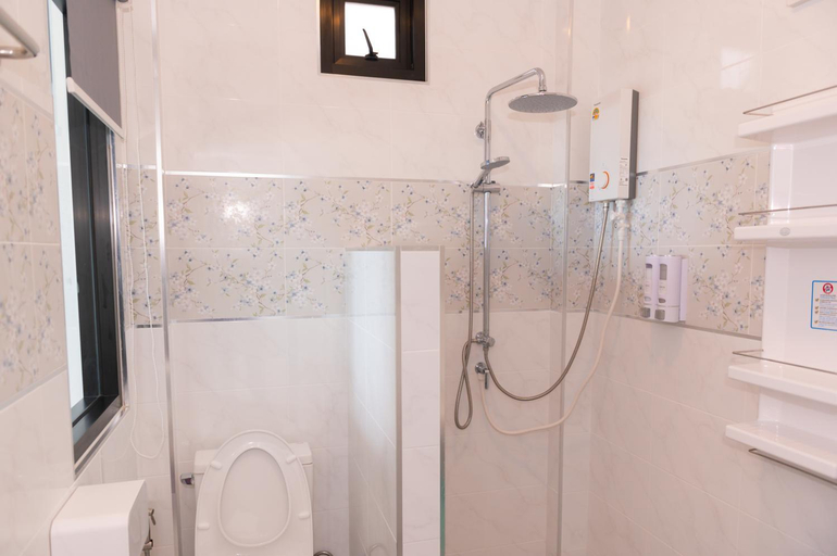Bathroom 3, Ibiza Beach Resort, Ko Phangan