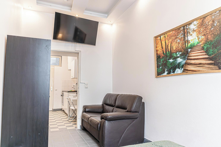 Living area 2, Cozy 1BR Apt Next to Schöpfwerk Station, Wien