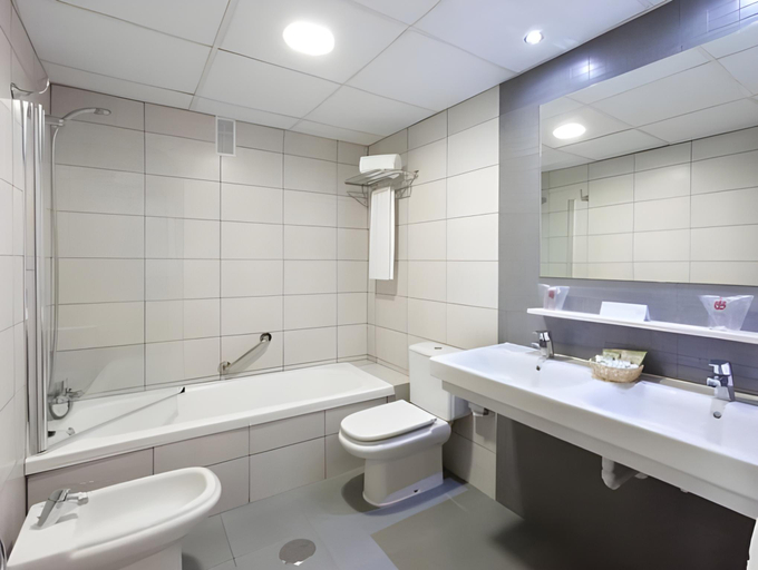 Bathroom 5, Tigotan Lovers & Friends Playa de las Americas - Adults Only (+18), Santa Cruz de Tenerife