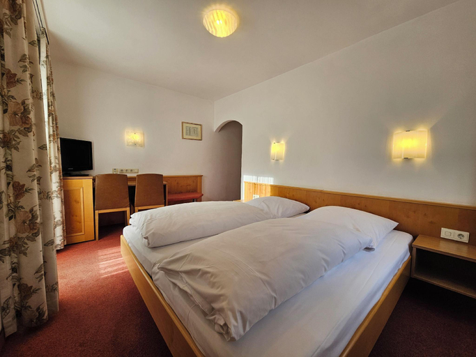Bedroom 2, Hotel Neuner, München