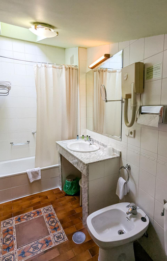 Bathroom 4, Alojamientos Cenera, Asturias