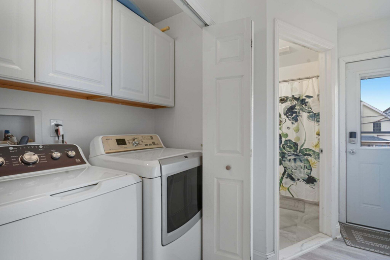 Interior 4, Sea Bright Gem Steps To Beach + Parking 4 Bedroom Home, Monmouth