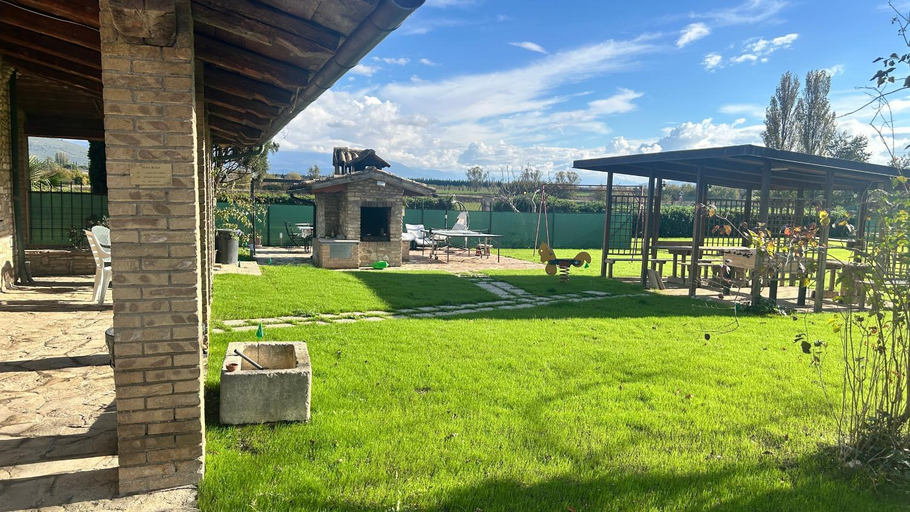 Others 4, Villa con piscina Assisi, Perugia