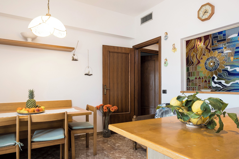 Dining 5, Kriss Apartments, La Spezia