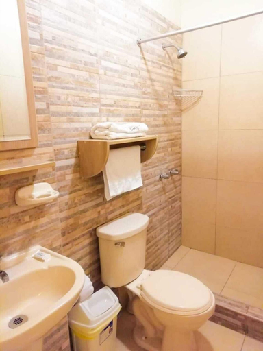Bathroom 3, Hotel Residencial Alfa, Lima