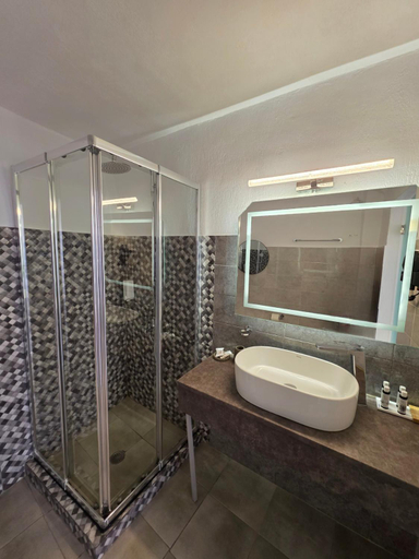 Bathroom 3, Sunset Paradise Oia, South Aegean
