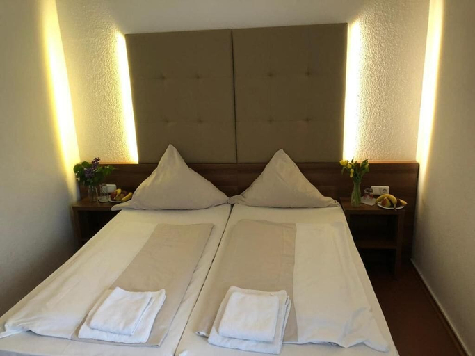 Bedroom 3, Hotel Riede, Bremen