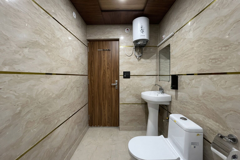 Bathroom 3, Riverline Gold Resort, Garhwal