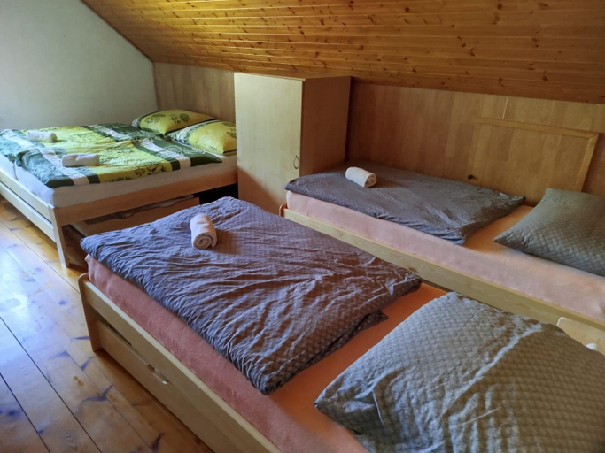 Bedroom 2, apartman v pensionu U Holzapfelu, Náchod