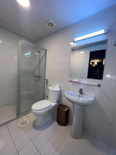 Bathroom 4, Summer Land Hotel, Manama