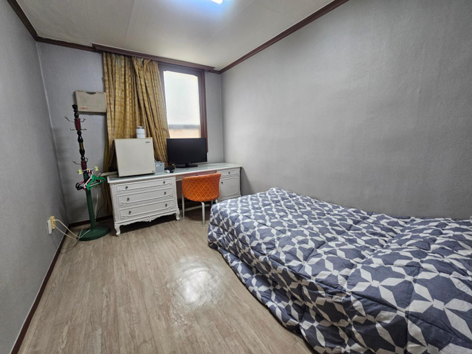 Others 2, Samwoo Motel, Changwon