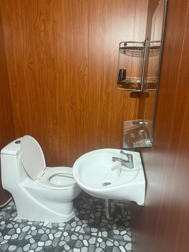 Bathroom 5, Khach san Hoai Phuong, District 12