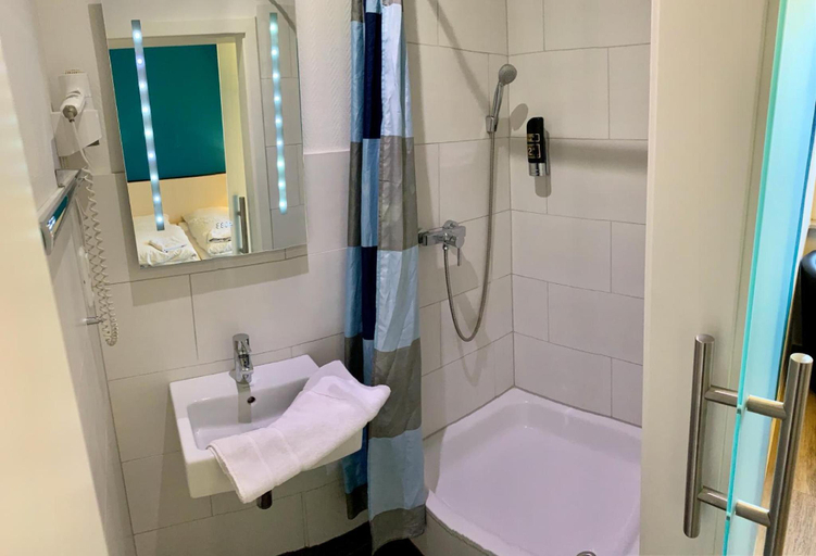 Bathroom, Gastehaus Seewarte, Flensburg