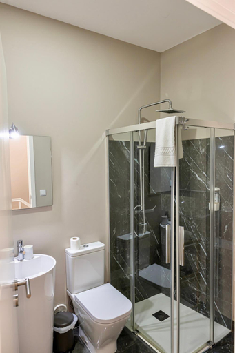 Bathroom 3, Alojamento 5 de Outubro, Amarante