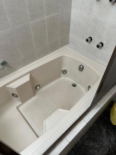 Bathroom 3, Veneto Hotel, Canguçu
