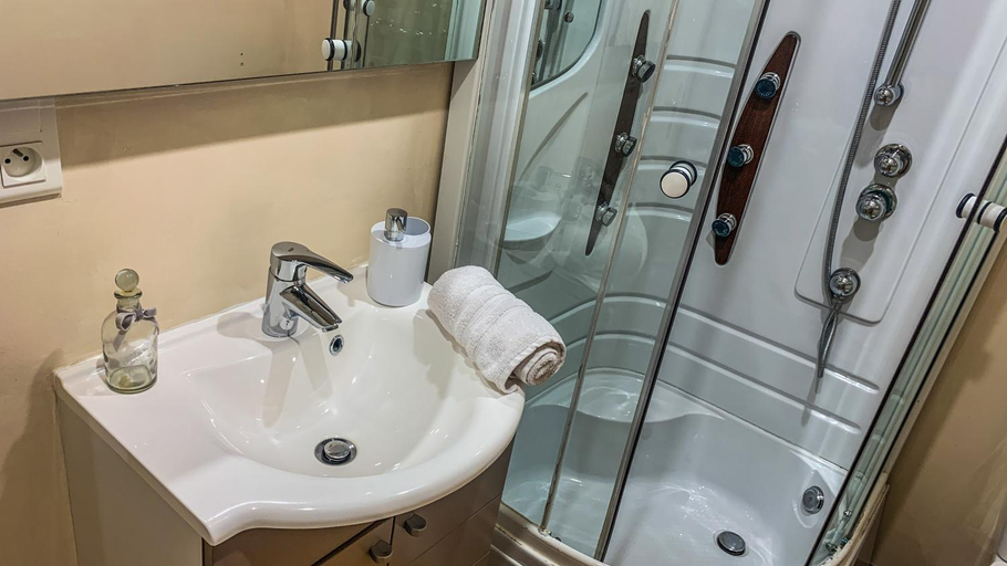 Bathroom, Les Chambres d'hotes du Faubourg, Somme
