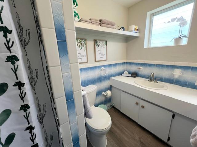 Bathroom 4, The Green Iguana Hotel, Charlotte Amalie