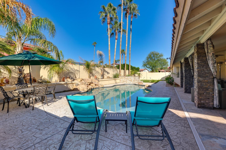 Others 4, Spacious Scottsdale Home Pool and Covered Patio, Maricopa