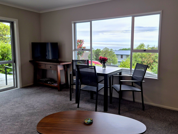 Interior 2, Centrally located Hilltop Apartment, Kaikoura