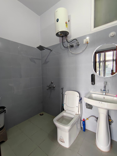 Bathroom 2, The Kiwi Shadow Guest House, Almora