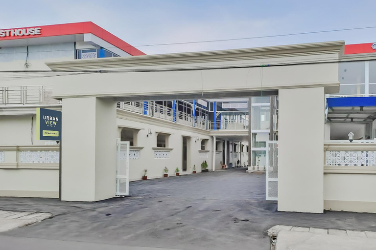 Exterior & Views 5, Urbanview Hotel MM Indramayu by RedDoorz, Indramayu