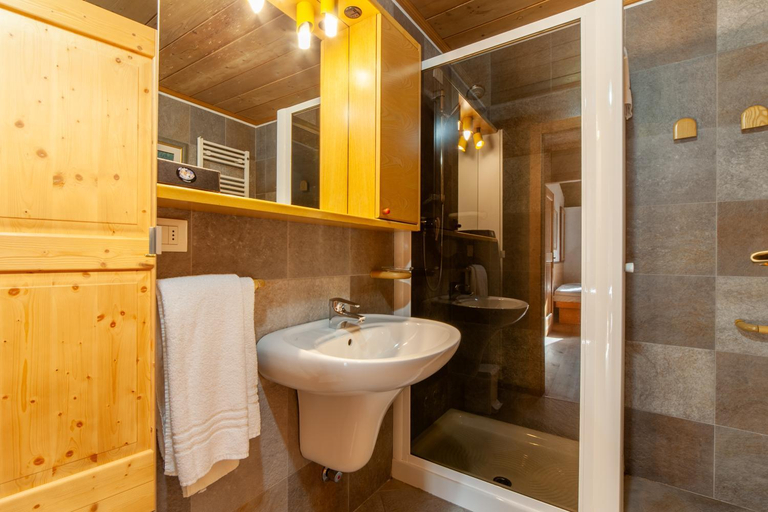 Bathroom 4, Residenza Bagni e Miramonti, Trento