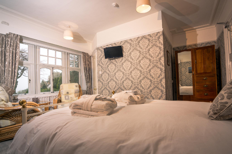 Bedroom 2, Foyers Bay Country House, Highland