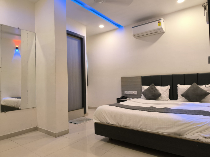 Bedroom 2, HOTEL SELFIE INN, Ahmadabad
