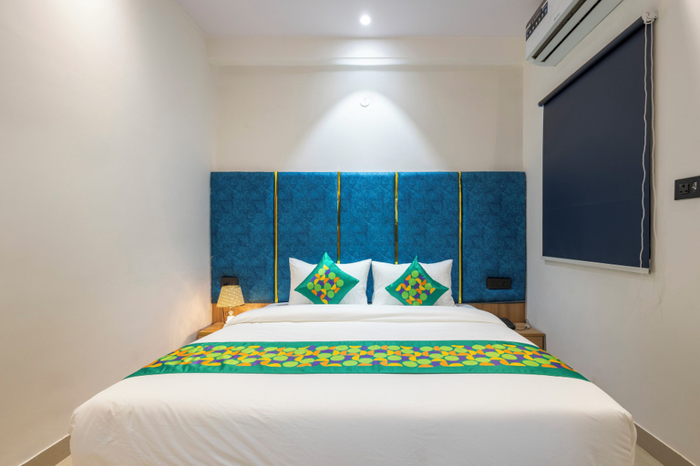 Room 2, Treebo Accent Park and  Banquet, Gautam Buddha Nagar