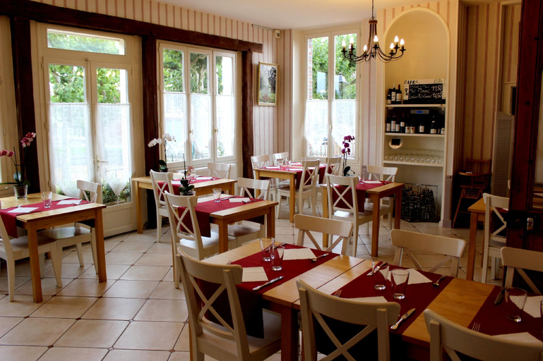 Food & Drinks 5, Hotel Les Aubepines, Eure-et-Loir