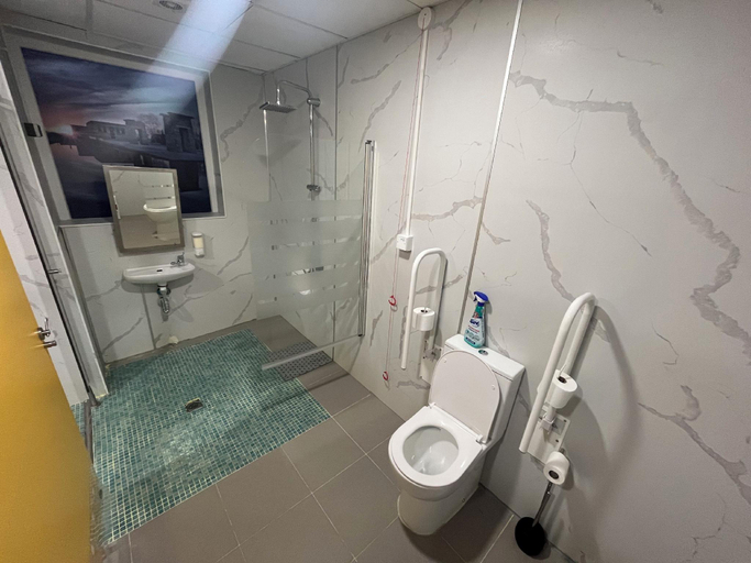 Bathroom 3, DEBOD HOSTEL, Madrid