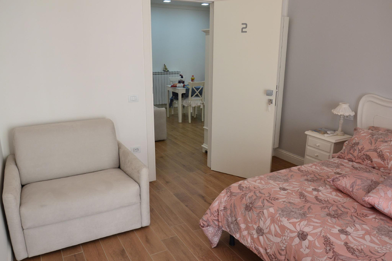 Bedroom 3, B&B Coffee and City, Napoli