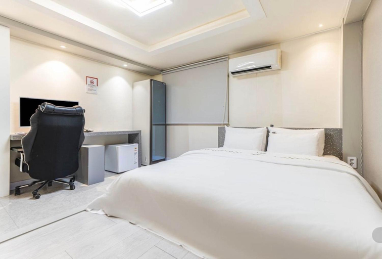 Bedroom 4, Pocheon Social Hotel, Pocheon