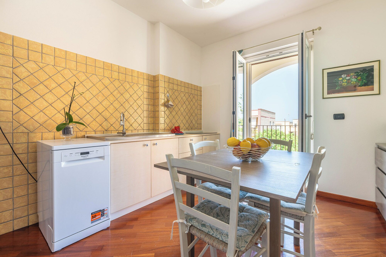 Dining 2, AffittaSardegna - Casa Sunrise, Sassari