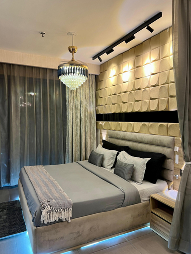 Room 3, 41 Floor River View - TheRoomeraStay, Gautam Buddha Nagar