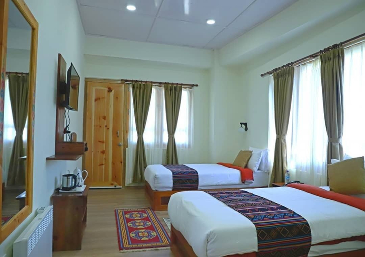 Room 2, Gonju Boutique, Lamgong